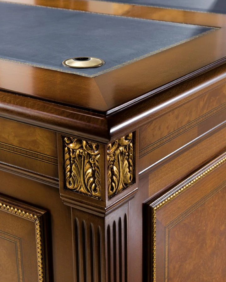 Alpuch President — classic office detail
